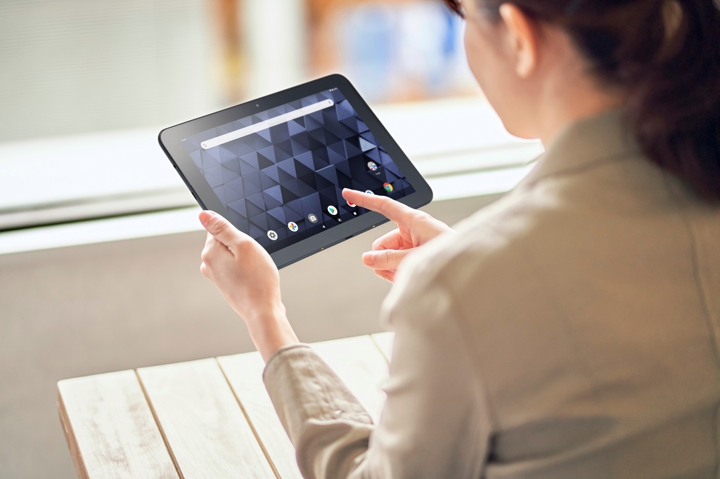 Amazon.co.jp: 京セラ 日本製 タフ タブレット 本体 (Wi-Fi